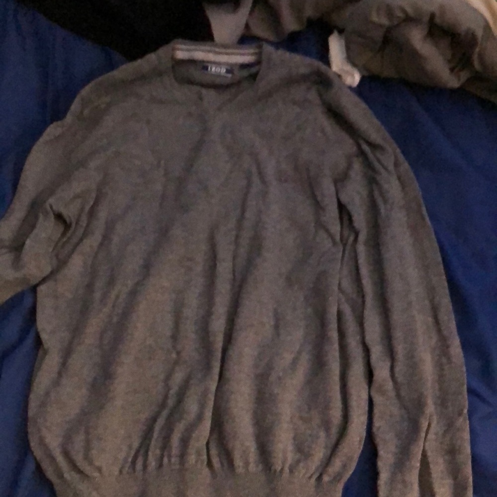 Men’s v neck dress sweater